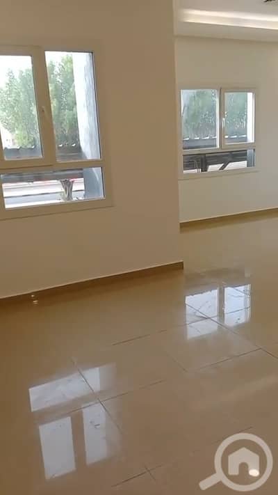 6 Bedroom Apartment for Rent in Mishref, Kuwait City - دور ارضى منطقة مشرف موقع مميز على شارع رئيسى دخول وخروج سهل