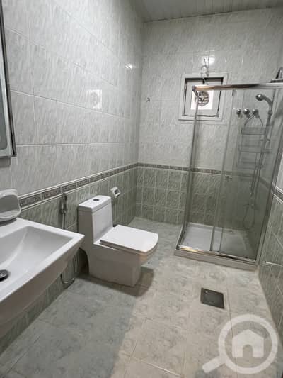 4 Bedroom Villa for Rent in Mishref, Kuwait City - للإيجار دور في مبارك العبدالله