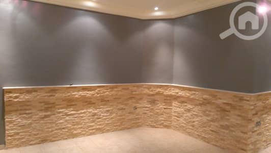 4 Bedroom Apartment for Rent in Al Manqaf, Kuwait City - Beautiful 4 bedroom floor in mangaf with balcony.