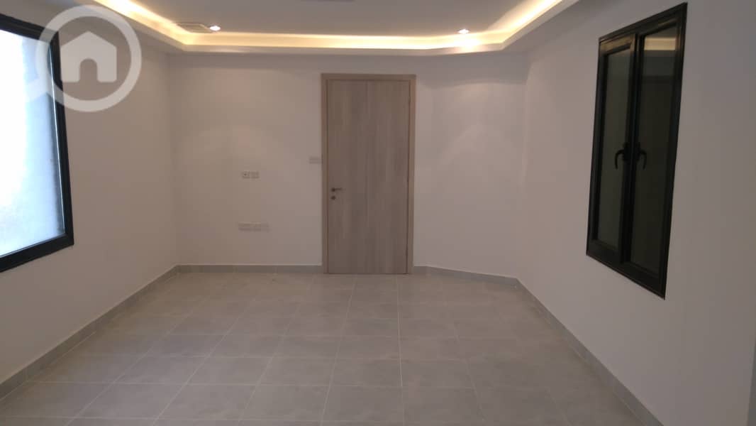 Pets friendly 3 bedroom with terrace in fintas. close to sea side