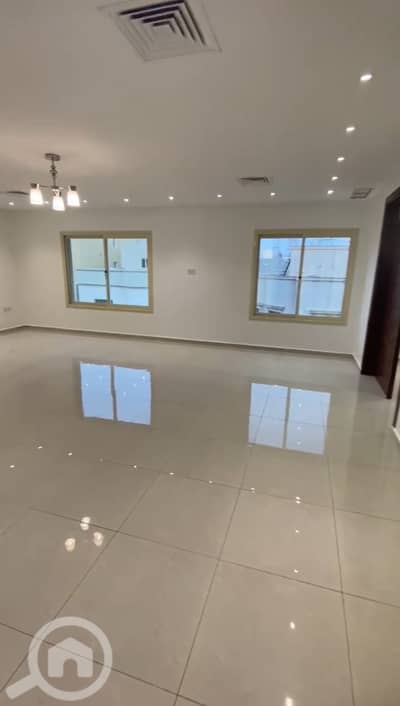 5 Bedroom Flat for Rent in Al Shuhada, Kuwait City - للإيجار دور في الشهداء 5 غرف منهم 3 ماستر
