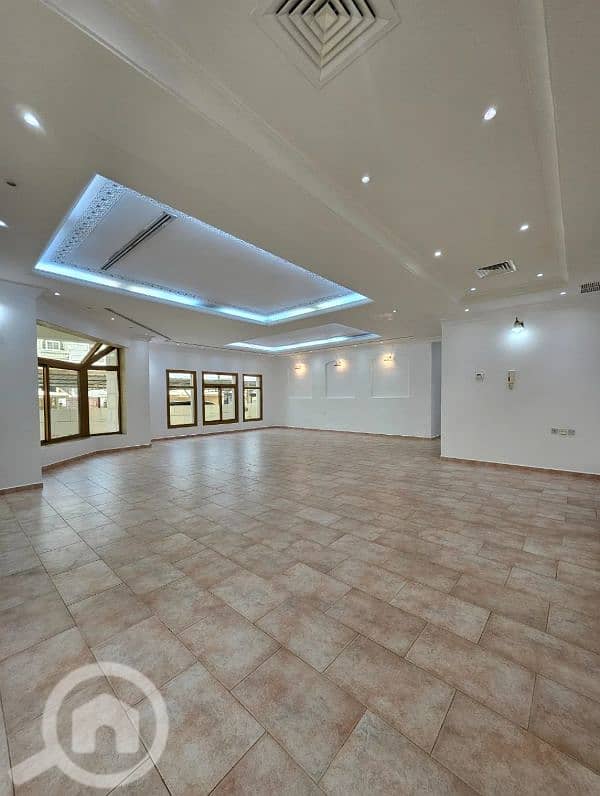 للايجار فيلا في سلوي مساحات واسعه للاستفسار واتساب 69637381