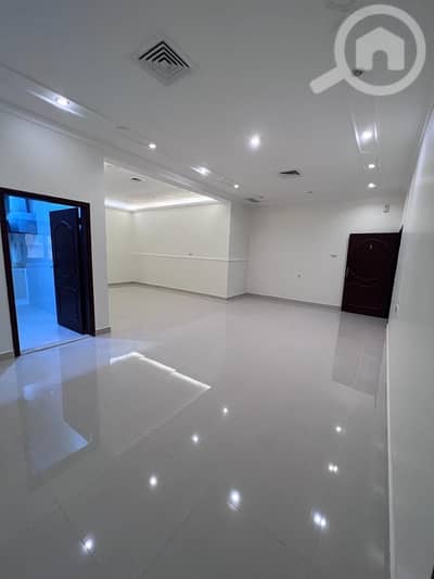 3 Bedroom Flat for Rent in Al Eqaila, Kuwait City - very clean 3 bedrooms apartment in egaila for rent close to AUM