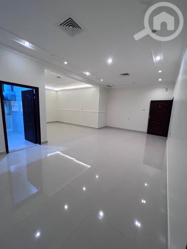 very clean 3 bedrooms apartment in egaila for rent close to AUM