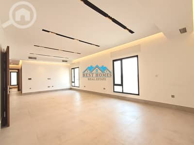 فلیٹ 6 غرف نوم للايجار في الصديق، مدينة الكويت - Modern Style 6 Bedrooms Floor in Sadeeq