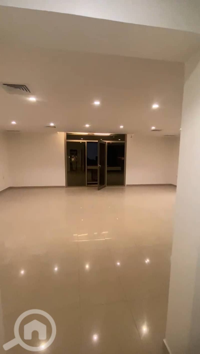 للإيجار دور أرضي في بيان مع بلكونة
