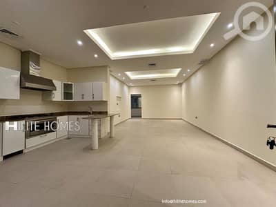 فلیٹ 2 غرفة نوم للايجار في الشعب البحري، مدينة الكويت - Spacious two bedroom apartment for rent in Shaab