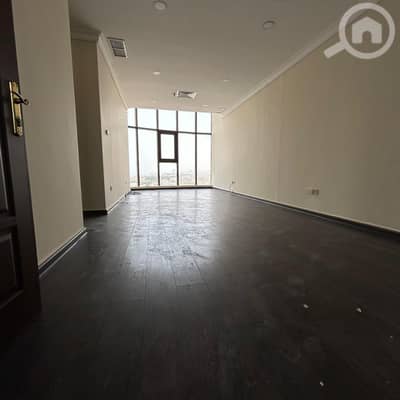 شقة 2 غرفة نوم للايجار في السالمية، مدينة الكويت - Seaview apartment for rent in Salmiya