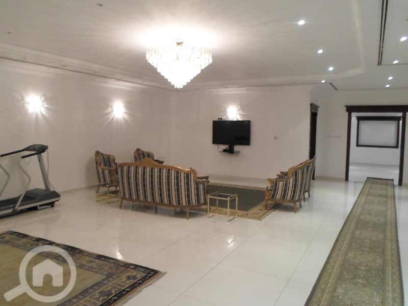 Pets friendly 5 bedroom ground floor in mangaf with garden