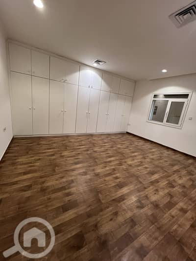 4 Bedroom Villa for Rent in Mishref, Kuwait City - للإيجار دور في مشرف