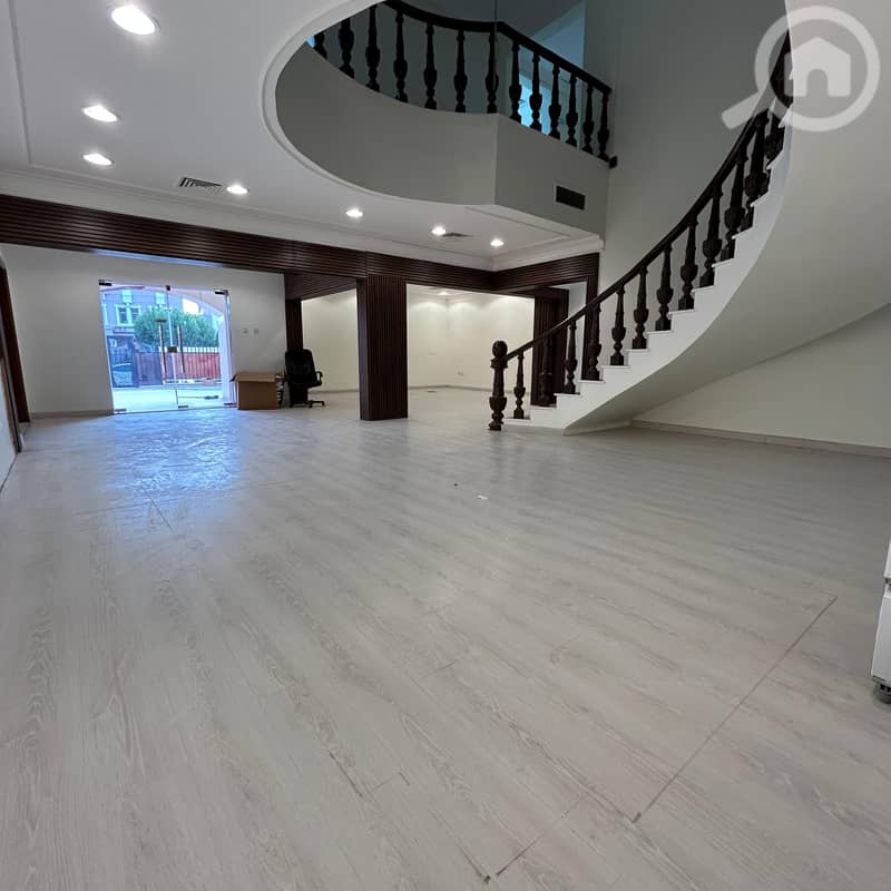 Residential or commercial villa for rent in Surra