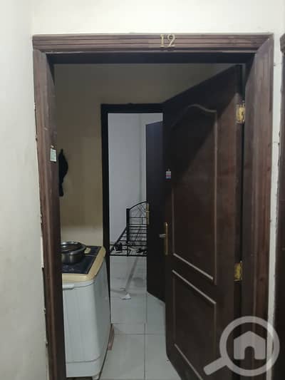 Other Commercial for Rent in Al Farwaniya, Kuwait City - Farwaniya Block 2, Single Room ( Only boys And NO kitchen)