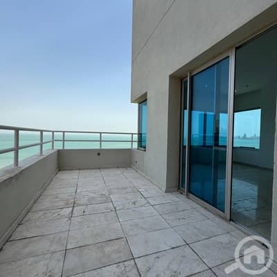 فلیٹ 3 غرف نوم للايجار في الشعب البحري، مدينة الكويت - Semi-furnished duplex with a sea view for rent in Al-Shaab Al-Bahri