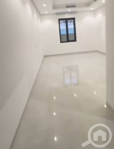 2 Bedroom Flat for Rent in Salwa, Kuwait City - للايجار شقه في سلوي دور ثاني مصعد مع روف للاستفسار واتساب 69637381