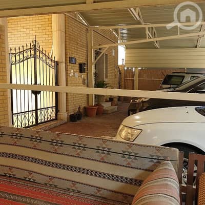 1 Bedroom Flat for Rent in Jaber Al Ahmed, Kuwait City - يوجد شقه غرفه ومطبخ وصاله للايجار بجابر الاحمد قطعه١
