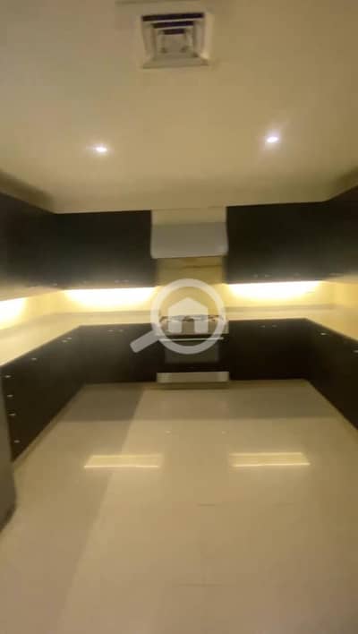 4 Bedroom Villa for Rent in Bayan, Kuwait City - للإيجار دور في بيان