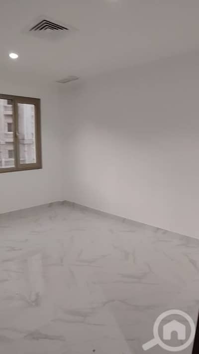 2 Bedroom Flat for Rent in Hawalli, Kuwait City - عمارة جديدة في حولي للشركات
