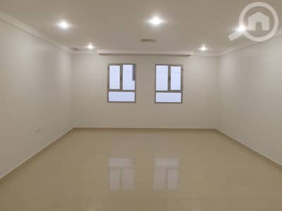 فلیٹ 5 غرف نوم للايجار في المنقف، مدينة الكويت - Spacious 5 bedroom floor in mangaf.