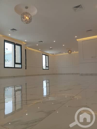 5 Bedroom Villa for Rent in Bayan, Kuwait City - للإيجار دور VvVIP في بيان