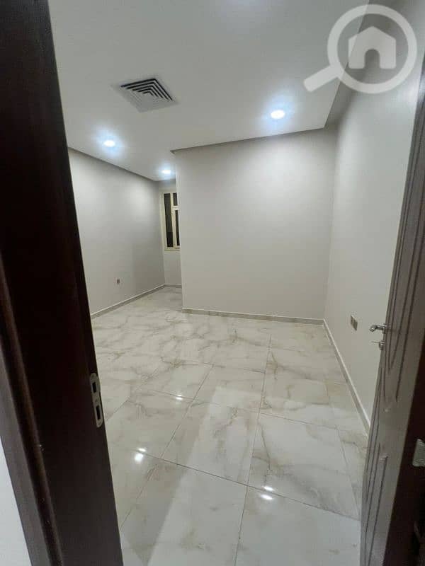 للايجار شقه في سلوي دور ثاني مصعد مع روف للاستفسار واتساب 50086028