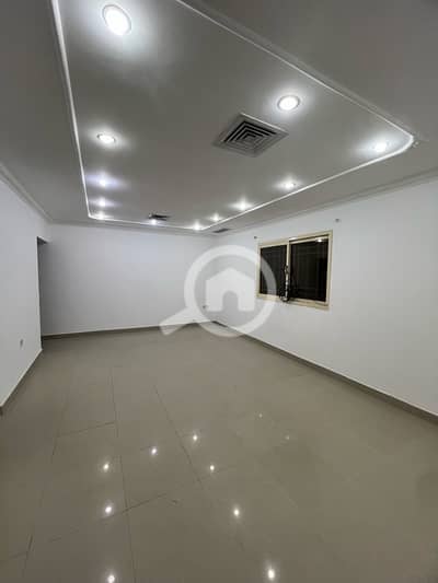3 Bedroom Apartment for Rent in Mubarak Al Kabeer, Kuwait City - للإيجار شقه مبارك الكبير قطعه 2 موقع مميز مجدده 3 غرف نوم (1 ماستر)