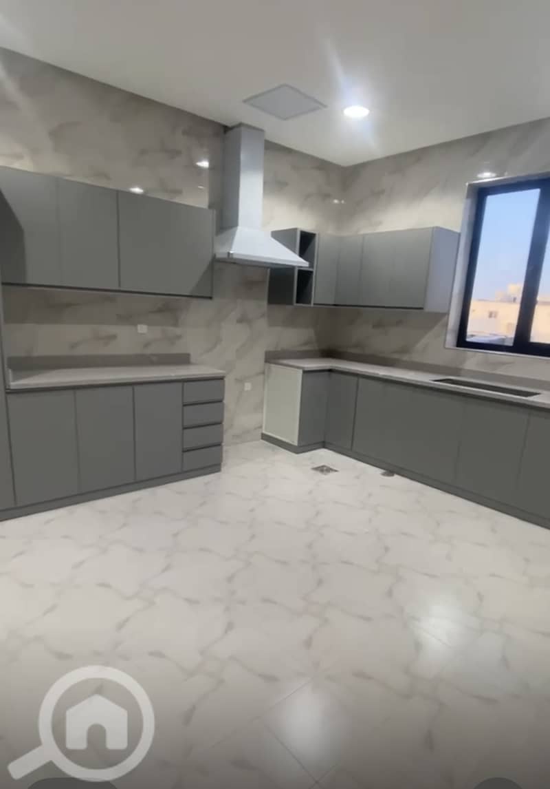 للإيجار دور في الصديق