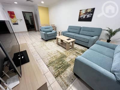 شقة 2 غرفة نوم للايجار في السالمية، مدينة الكويت - Salmiya - Spacious Fully Furnished 2 BR Apartment