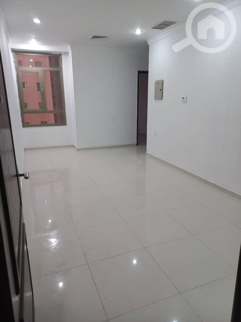 FLAT FOR RENT IN MANGAF 2Bhk Family