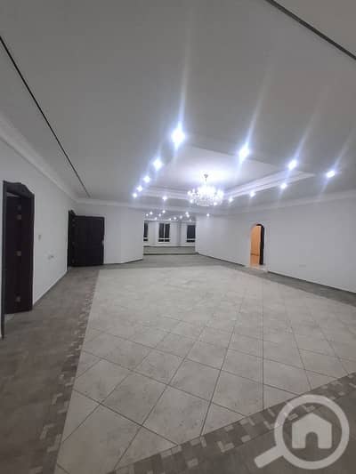 6 Bedroom Apartment for Rent in Al Surra, Kuwait City - للايجار دور بالسره تشطيب راقي علي مساحة 750 متر دور ثاتي مصعد