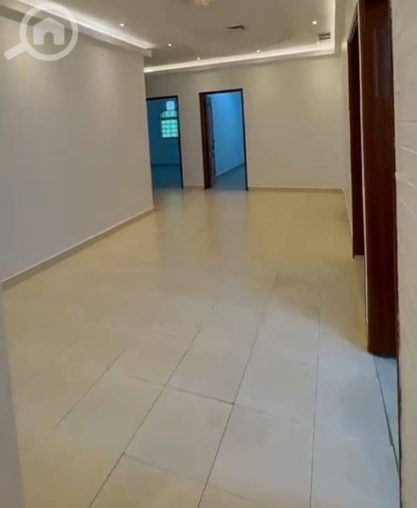 للايجار شقه في الرميثيه قريب من الخدمات دور اول عائلات فقط 96725110