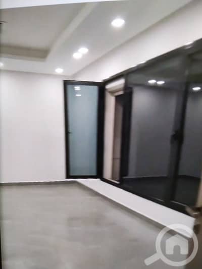 2 Bedroom Apartment for Rent in Fnaitees, Kuwait City - شقة للايجار في الفنيطيس مع روف