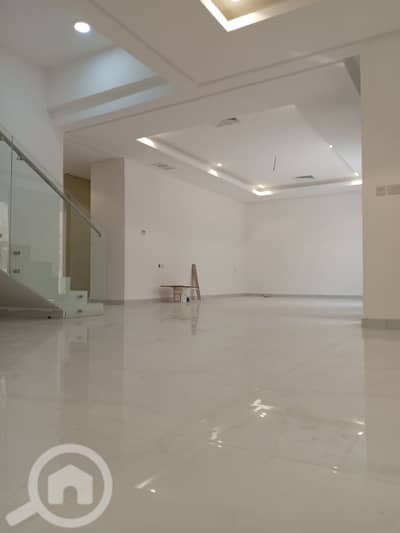 11 Bedroom Villa for Rent in South Jahra, Kuwait City - للإيجار فيلا في المطلاع ٣أدوار ونص جديد