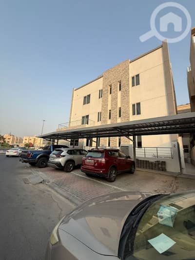 4 Bedroom Flat for Rent in Al Qadsiya, Kuwait City - للايجار شقه بالقادسيه دور ثاني مصعد تشطيب راقي