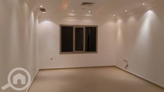 فلیٹ 3 غرف نوم للايجار في ابو فطيرة، مدينة الكويت - Fantastic 3 bedroom with balcony in funaitees