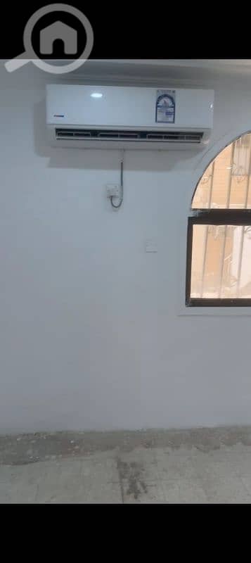 5 Bedroom Villa for Rent in Al Manqaf, Kuwait City - للإيجار فيلا صغيرة في المنقف