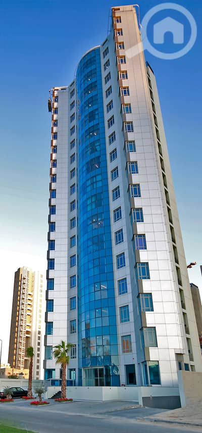2 Bedroom Apartment for Rent in Al Salmiya, Kuwait City - شقة على البحر أمام المركز العلمي