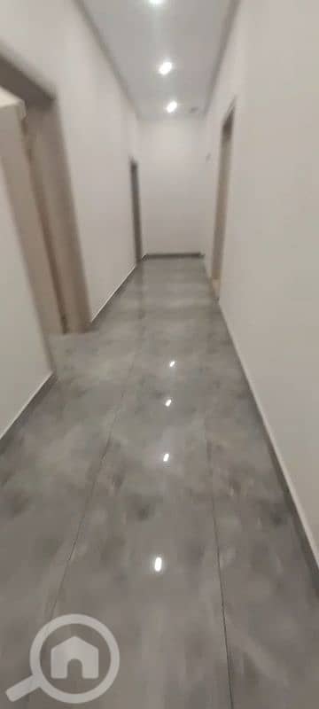 للبيع بيت في غرب عبدالله المبارك للاستفسار واتساب 96725110