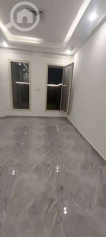للبيع فيلا في جنوب عبدالله المبارك للاستفسار واتساب 96725110