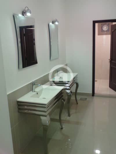 4 Bedroom Flat for Rent in Al Eqaila, Kuwait City - Lovely 4 bedroom ground floor in egaila with yard