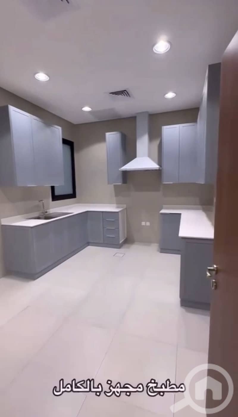 للإيجار دور في مشرف