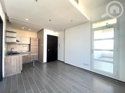 1 Bedroom Apartment for Rent in Al Salmiya, Kuwait City - Salmiya -unfurnished, one bedroom apartment w/balcony